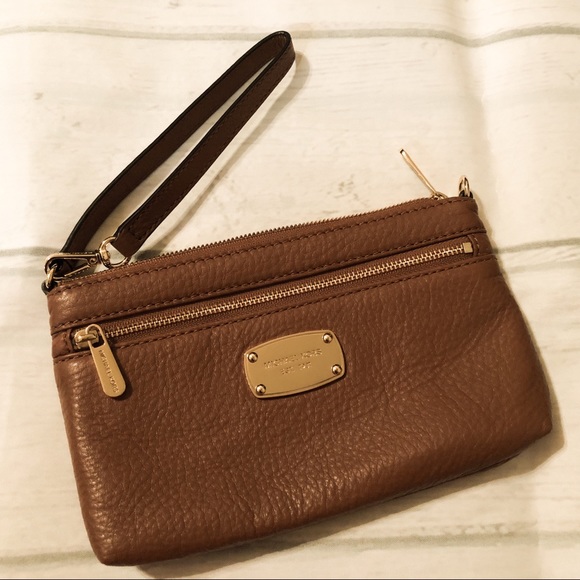Michael Kors Handbags - Michael Kors Jet Set Acorn Leather Wristlet NWOT